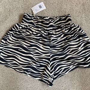 BTL zebra shorts S/M